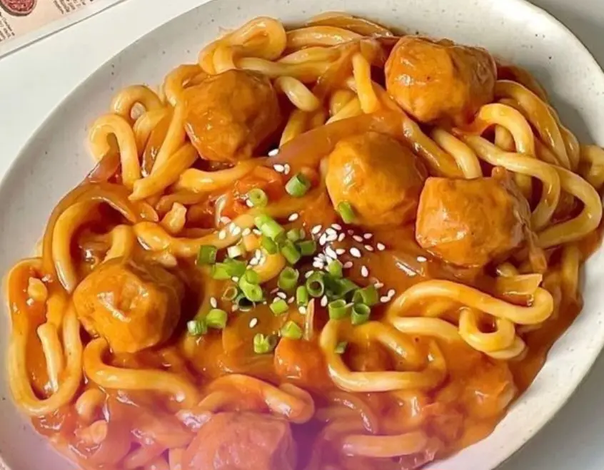 Hình ảnh Mì trộn cá viên chiên TẶNG 100G KIM CHI
