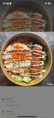 Hình ảnh Mì Trộn Xúc Xích Trứng