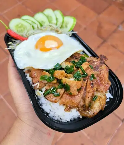 Hình ảnh Cơm sườn + ốp la