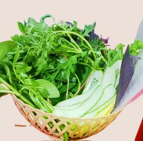 Hình ảnh Rau + Bánh Tráng 