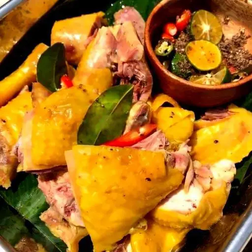Hình ảnh Combo 2 Khay Gà Ủ Muối - Nước Chấm Đặc Biệt - Rau