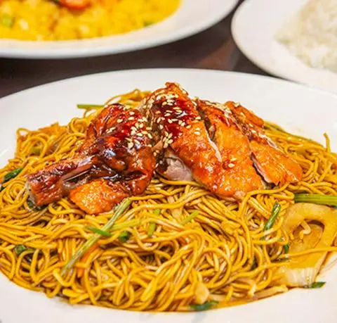 Hình ảnh Mì xào vịt quay