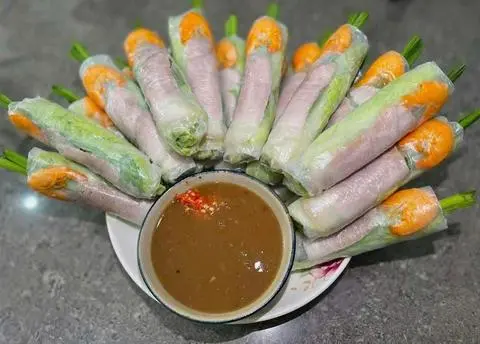 Hình ảnh Gỏi Cuốn Đặc Biệt (Tôm , Thịt , Tai Heo)