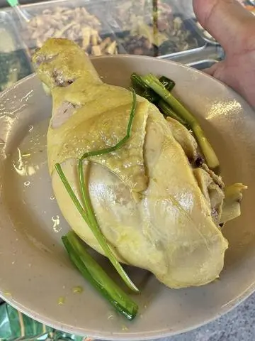 Hình ảnh Cơm gà luộc muối tiêu