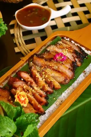 Hình ảnh Nọng heo nướng