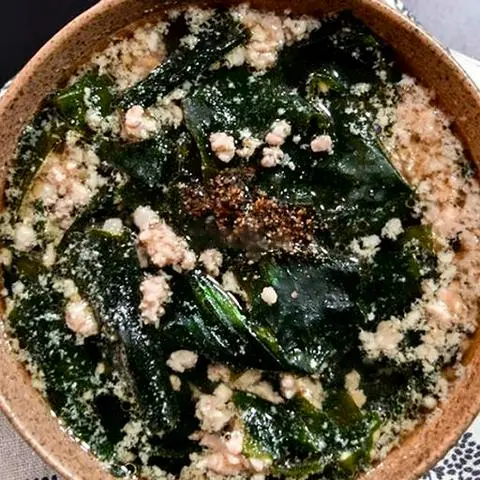 Hình ảnh Canh rong biển thịt bằm.