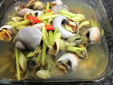 Hình ảnh Ốc mỡ hấp sả 