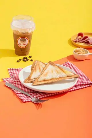 Hình ảnh Sandwich kẹp xúc xích chà bông
