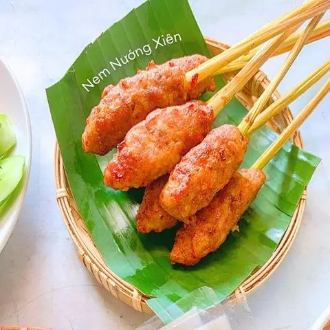 Hình ảnh Nem Nướng Xiên (4 Cây)