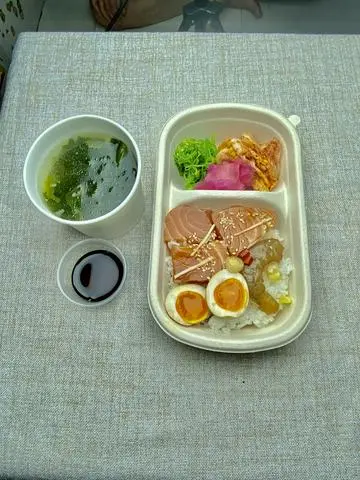 Hình ảnh Set cơm cá hồi - tôm - trứng