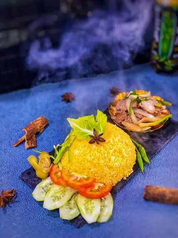 Hình ảnh Cơm Bò Xào Củ Hành