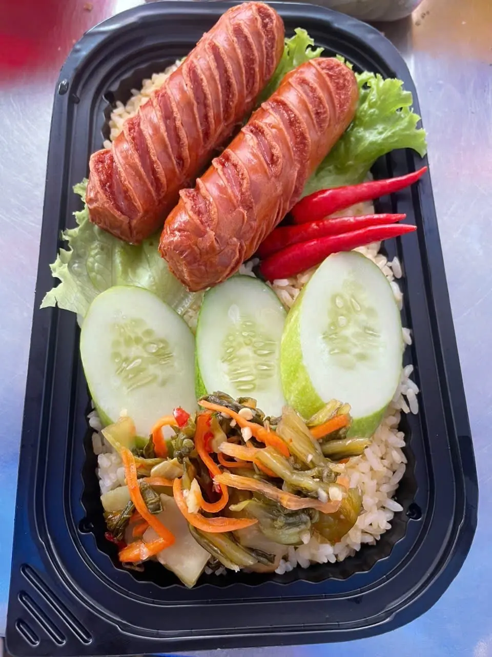 Hình ảnh Cơm chiên-Xúc xích gà xông khói (2cái)