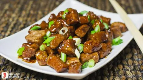 Hình ảnh Cơm niêu thịt nạc kho tộ+ 1 nước tự chọn