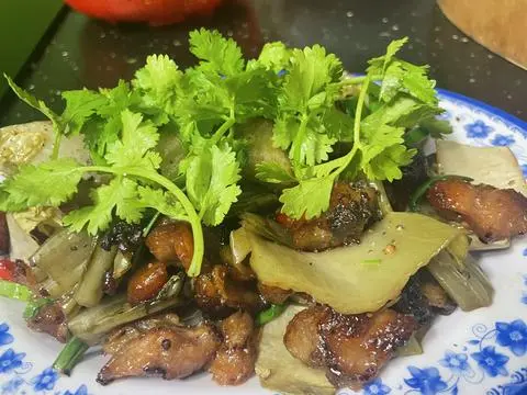 Hình ảnh Bụng vịt quay xào cải chua 