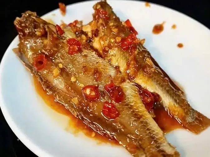 Hình ảnh Cơm khô cá đù sốt giấm tỏi