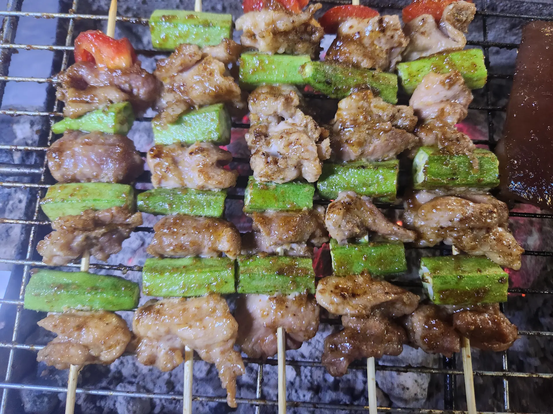 Hình ảnh Xiên thịt nướng rau củ sốt BBQ