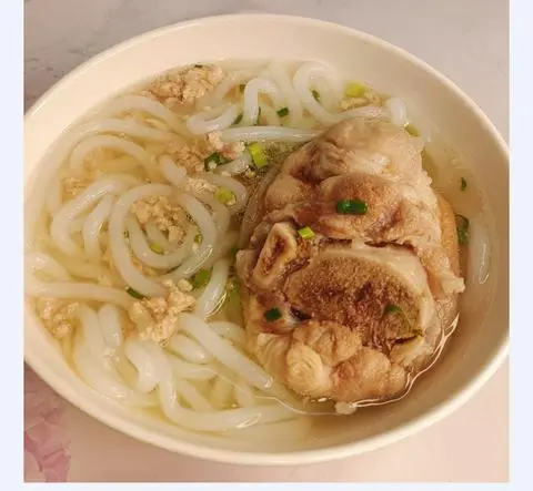 Hình ảnh Bánh Canh Giò Heo