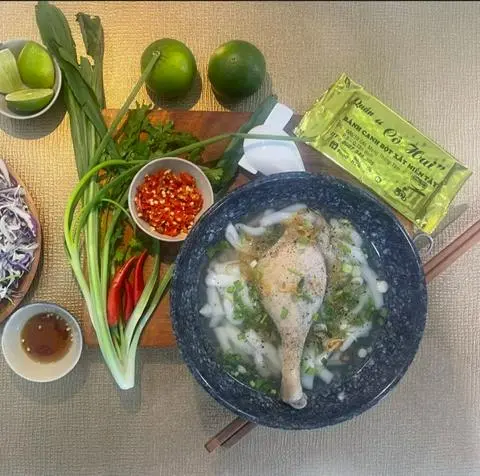 Hình ảnh Bánh canh bột xắt đùi vịt 
