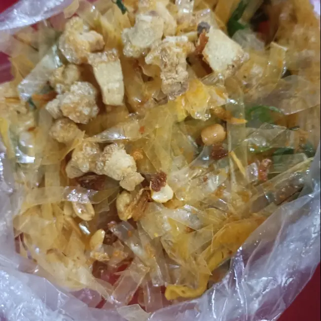 Hình ảnh 1 phần bánh tráng + 1 ly trà sữa 