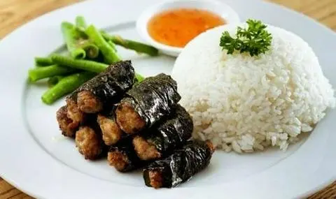 Hình ảnh CƠM TẤM BÒ LÁ LỐT CHAY