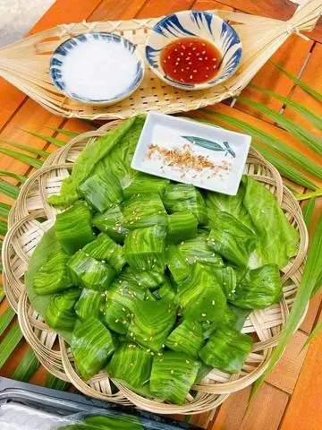 Hình ảnh BÁNH ĐÚC GÂN LÁ DỨA (HỘP ĐẦY ĐỦ  1 .5 KG)