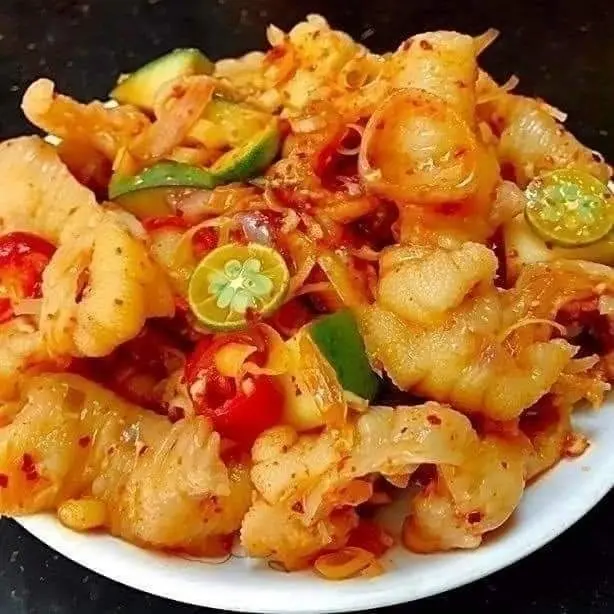 Hình ảnh Chân gà rút xương xào bơ tỏi 