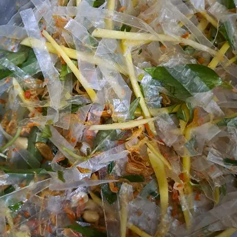 Hình ảnh Bánh tráng trộn chà bông trứng cút