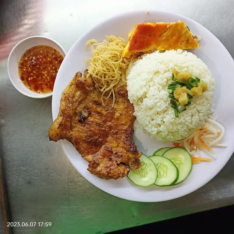 Hình ảnh Cơm Sườn Bì Chả 