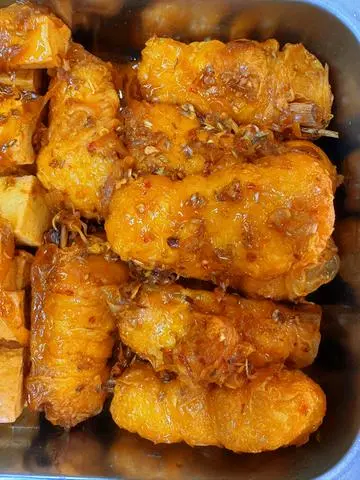 Hình ảnh Cơm Đùi Gà & Rau