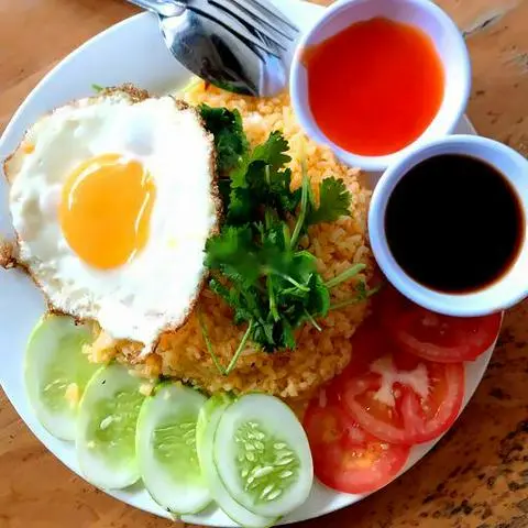 Hình ảnh Cơm chiên dương châu - ốp la