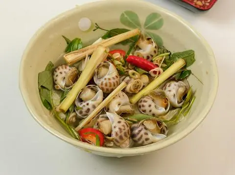 Hình ảnh Ốc bươu hấp sả