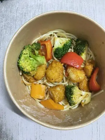 Hình ảnh Spaghetti gà chiên giòn sốt BBQ 