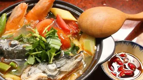 Hình ảnh cơm canh chua đầu cá