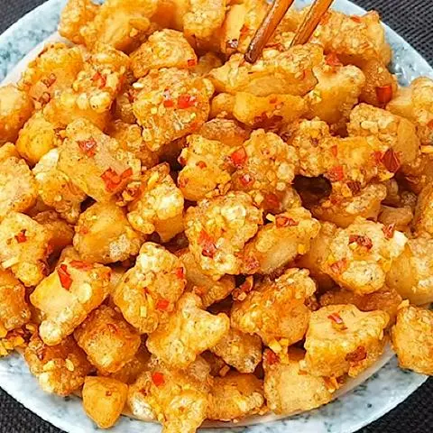 Hình ảnh Tóp mỡ sốt mắm tỏi