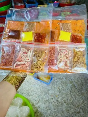 Hình ảnh Bánh tráng mực bơ