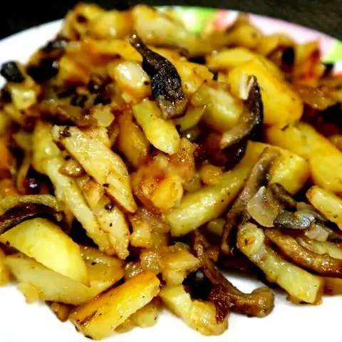 Hình ảnh Картофель с грибами / Fried potatoes with mushrooms / Khoai tây chiên nấm 