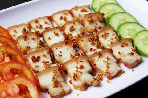 Hình ảnh Thịt ba rọi chiên xả