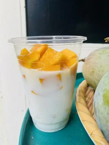 Hình ảnh sữa chua xoài cát chín
