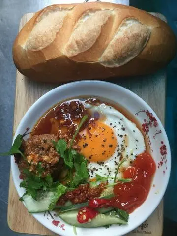 Hình ảnh Bánh mì xiú mại trứng