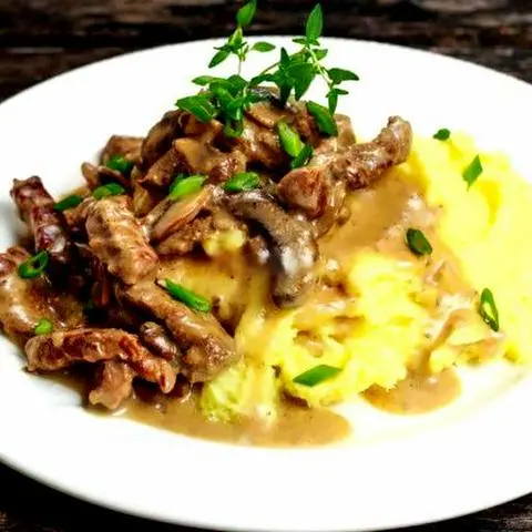 Hình ảnh Beef stroganoff - Бефстроганов