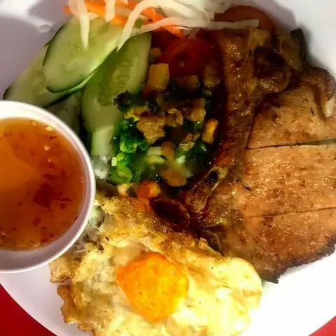 Hình ảnh  Sườn trứng ốp la