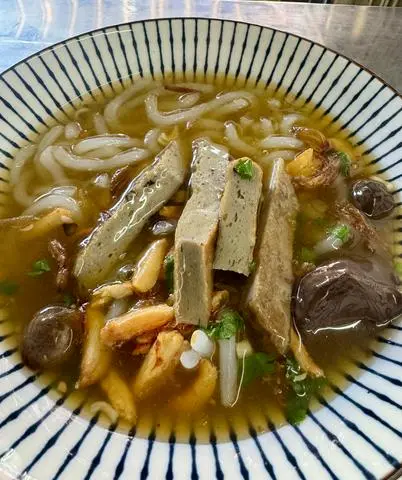 Hình ảnh Bánh Canh Cua + Chả Cá