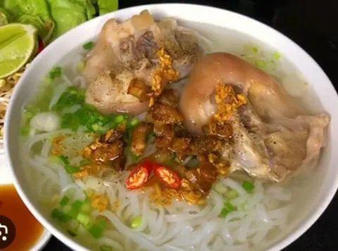 Hình ảnh Hủ tiếu mì giò heo - bò viên