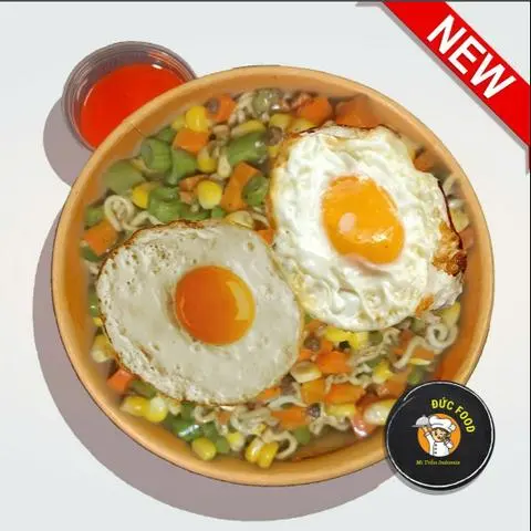 Hình ảnh Mì Trộn Trứng Ốp