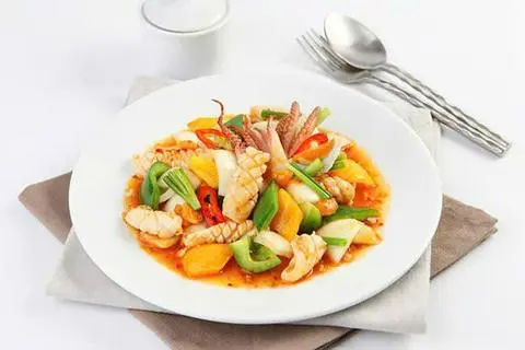 Hình ảnh Cơm Mực Xào Chua Ngọt