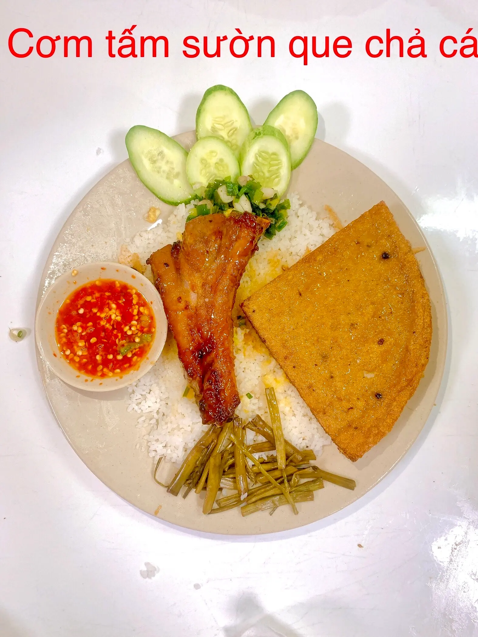 Hình ảnh Cơm Tấm Sườn Que Chả Cá