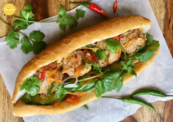 Hình ảnh Bánh mì xíu mại