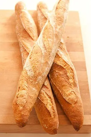 Hình ảnh Bánh Mì baguette khổng lồ