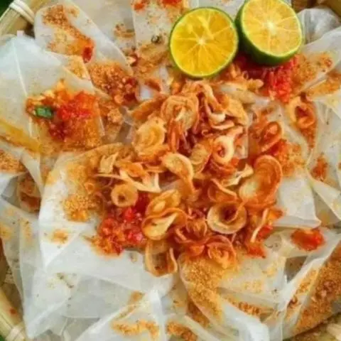 Hình ảnh bánh tráng dẻo sate tỏi hành phi chấm