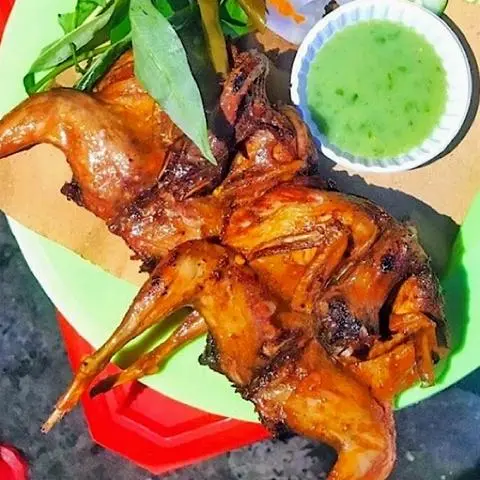 Hình ảnh CB 2 cút chiên bơ+2 cái bánh bao+1 Pepsi/7up
